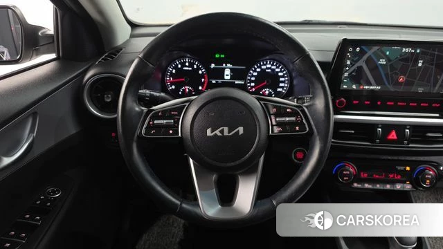 Kia The New K3 2nd generation 2022 Белый из Кореи, фото 3