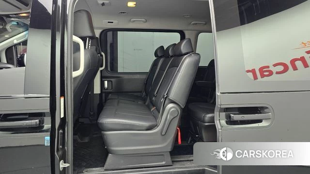 Hyundai Staria 2023 Черный из Кореи, фото 3
