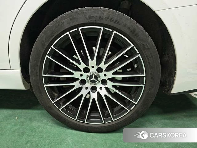 Mercedes-Benz C-class 2023 Белый из Китая, фото 3