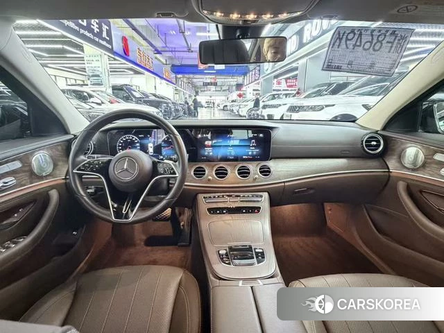 Mercedes-Benz E-Class 2023 Черный из Китая, фото 3
