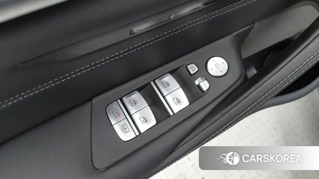 BMW 5 Series (G30) 2023 Серый из Кореи, фото 3