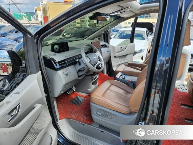 Hyundai Staria 2021 Черный из Кореи, фото 3