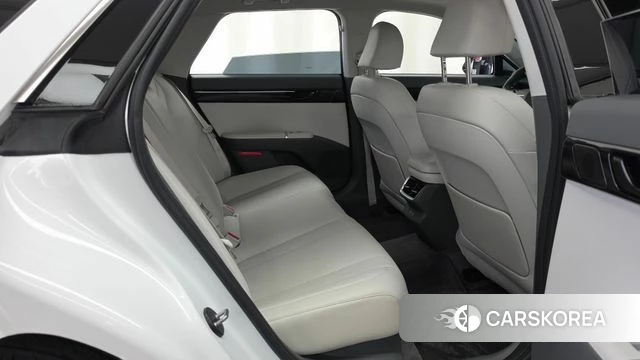 Hyundai Grandeur (GN7) 2023 Белый из Кореи, фото 3