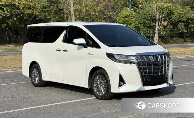 Toyota Alphard 2022 Белый из Китая, фото 3