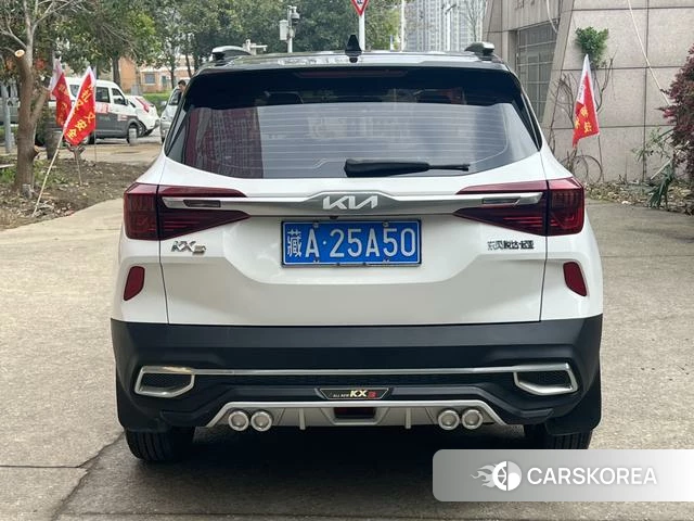 Kia KX3 2022 Белый из Китая, фото 3