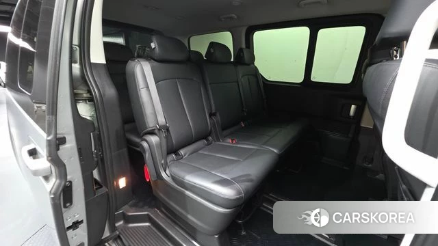 Hyundai Staria 2023 Серебристо-серый из Кореи, фото 3