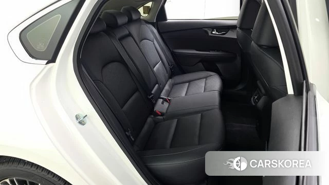Kia The New K3 2nd generation 2022 Белый из Кореи, фото 3
