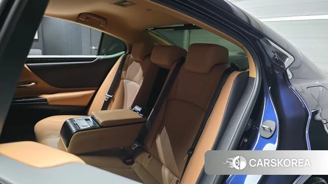 Lexus ES300h 7th generation 2022 Синий из Кореи, фото 3