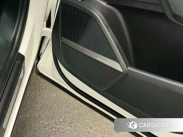 Audi Q5L 2022 Белый из Китая, фото 3