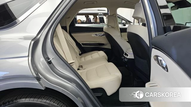 Genesis GV70 2023 Серебристо-серый из Кореи, фото 3