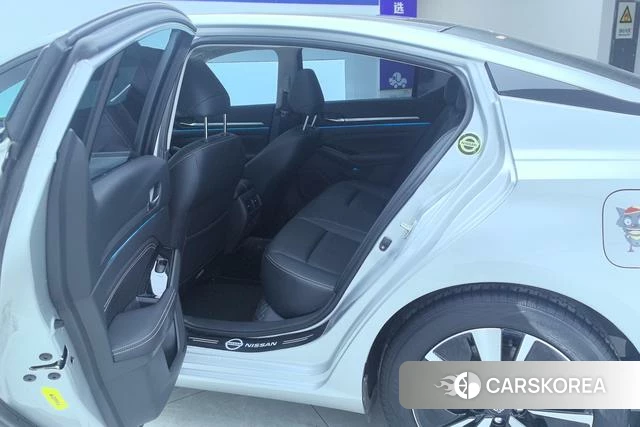 Nissan Altima 2023 Темно-серый из Китая, фото 3