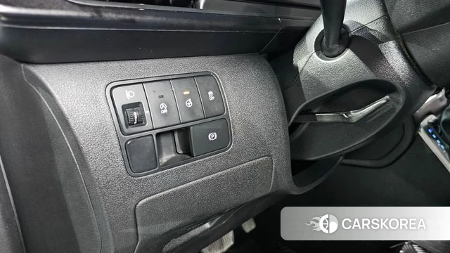 Hyundai Staria 2021 Серебряный из Кореи, фото 3