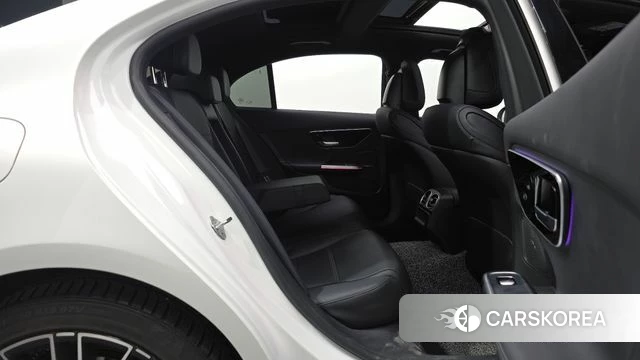 Mercedes-Benz C-Class W205 2022 Белый из Кореи, фото 3