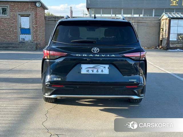 Toyota Granvia 2023 Синий из Китая, фото 3