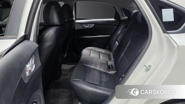 Kia The New K3 2nd generation 2022 Белый из Кореи, фото 3