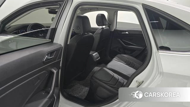 Volkswagen 7th Generation of Jetta 2021 Белый из Кореи, фото 3