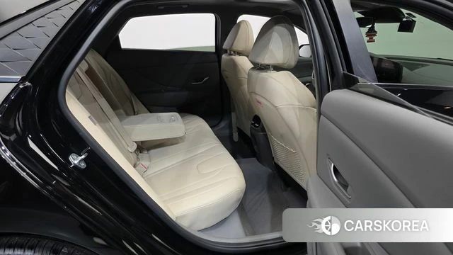 Hyundai The New Avante (CN7) 2023 Черный из Кореи, фото 3