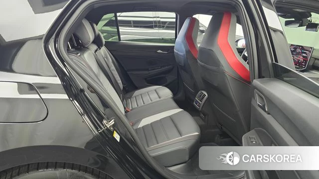 Volkswagen Golf 8th Generation 2026 Черный из Кореи, фото 3