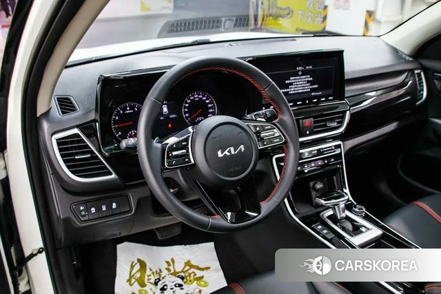 Kia KX3 2022 Белый из Китая, фото 3