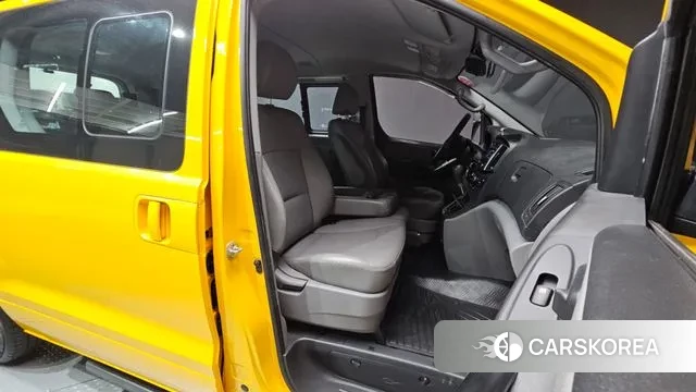 Hyundai The New Grand Starex 2018 Желтый из Кореи, фото 3