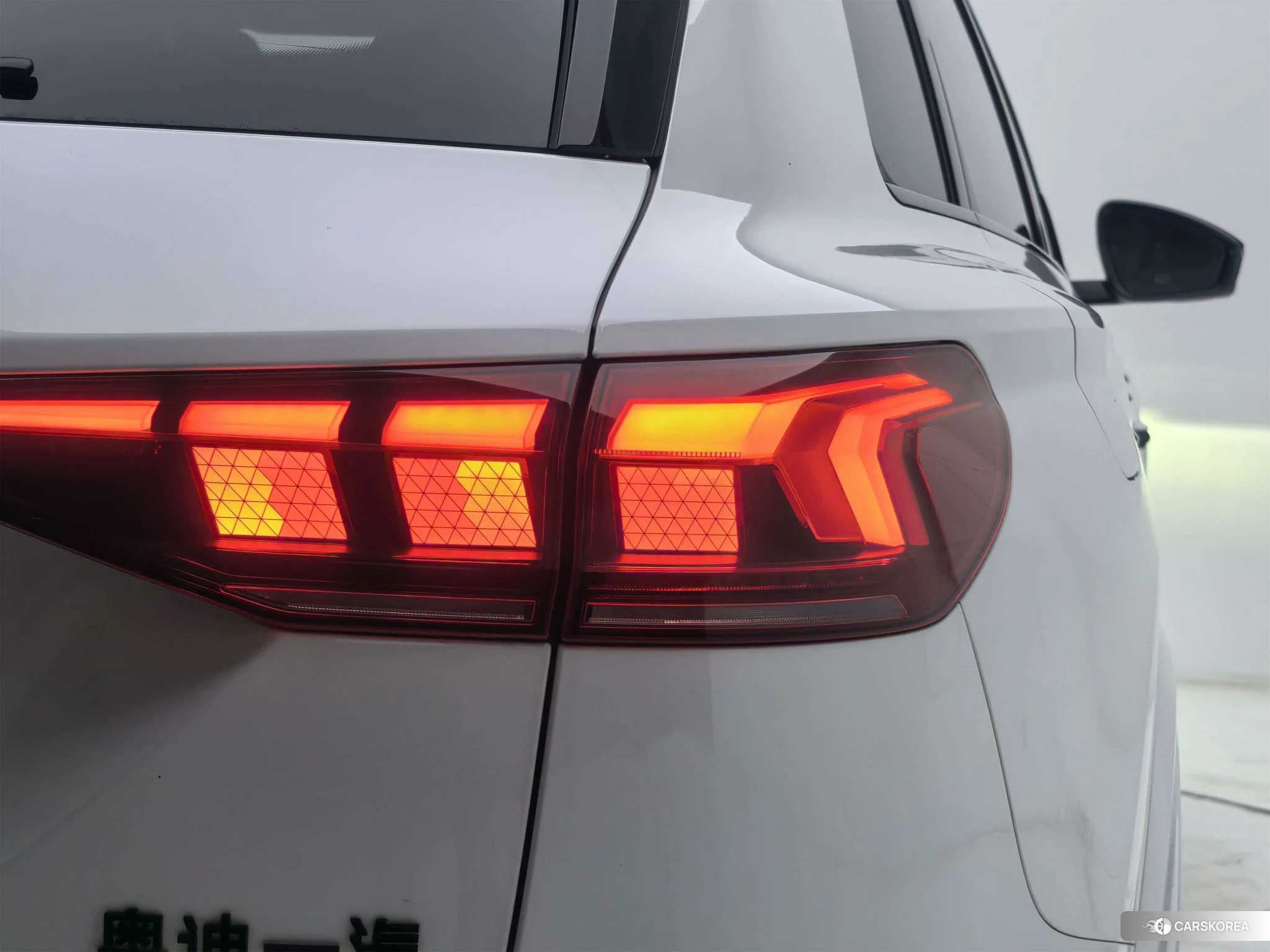 Audi Q6L 2025 Белый из Китая, фото 3