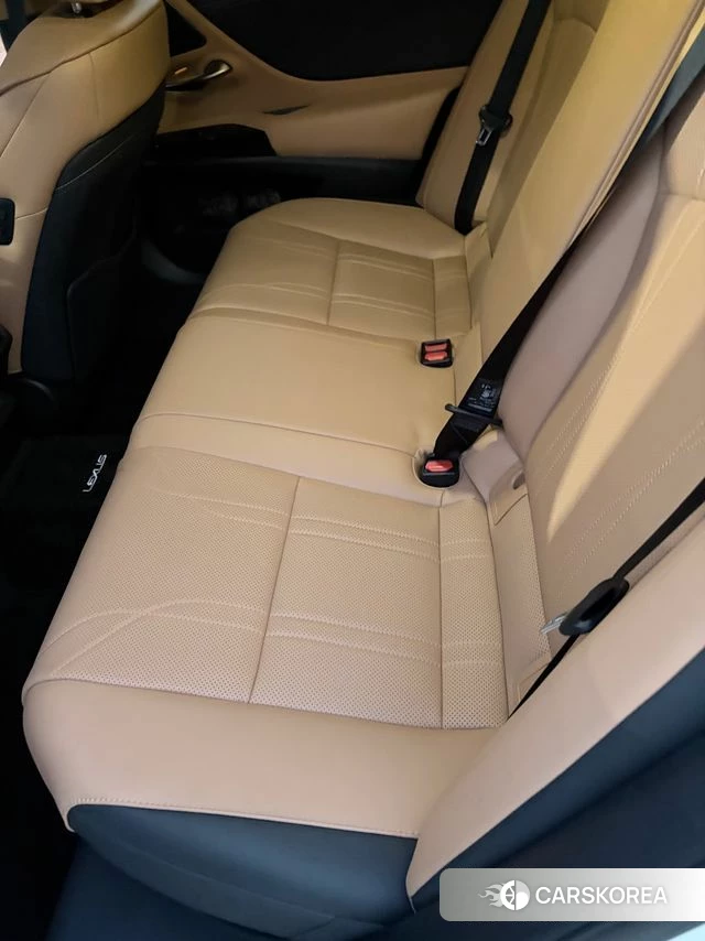 Lexus ES300h 7th generation 2023 Белый из Кореи, фото 3