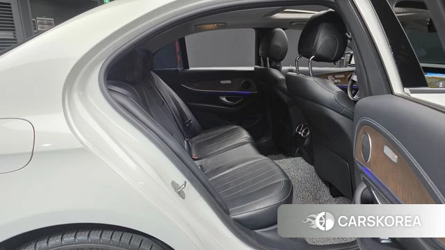 Mercedes-Benz E-Class W213 2018 Белый из Кореи, фото 3