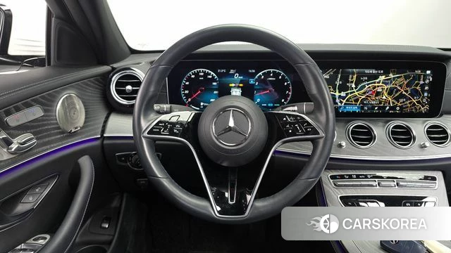 Mercedes-Benz E-Class W213 2023 Белый из Кореи, фото 3