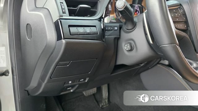 Lexus ES300h 7th generation 2024 Серебряный из Кореи, фото 3
