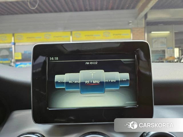 Mercedes-Benz GLA-Class X156 2019 Белый из Кореи, фото 3
