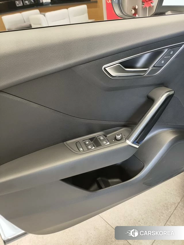 Audi Q2L 2020 Белый из Китая, фото 3