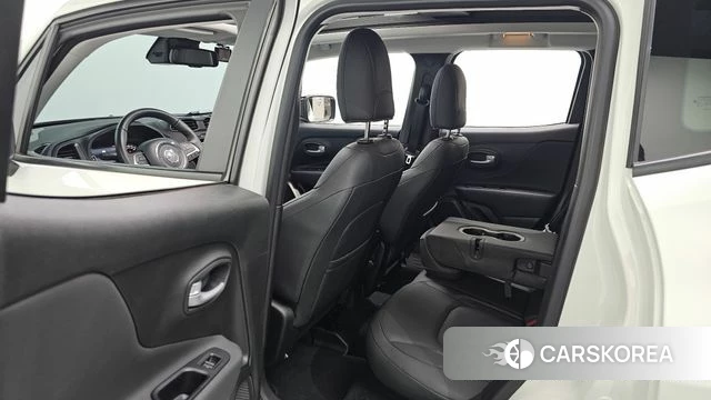 Jeep Renegade 2023 Белый из Кореи, фото 3