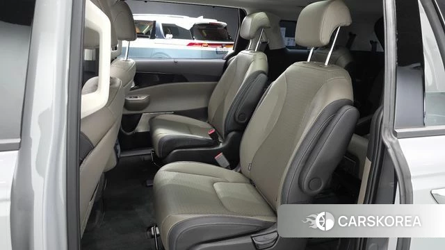 Kia The New Carnival 4th Generation 2025 Серебристо-серый из Кореи, фото 3