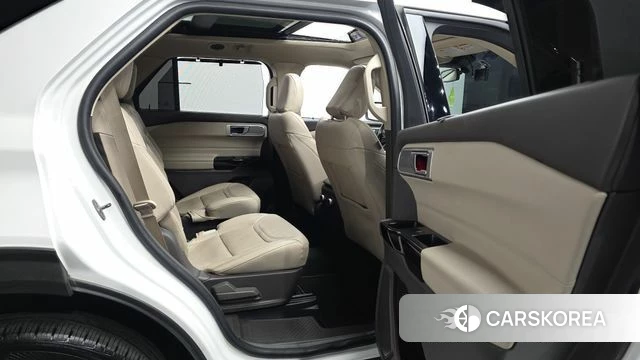 Ford Explorer 6th Generation 2022 Белый из Кореи, фото 3
