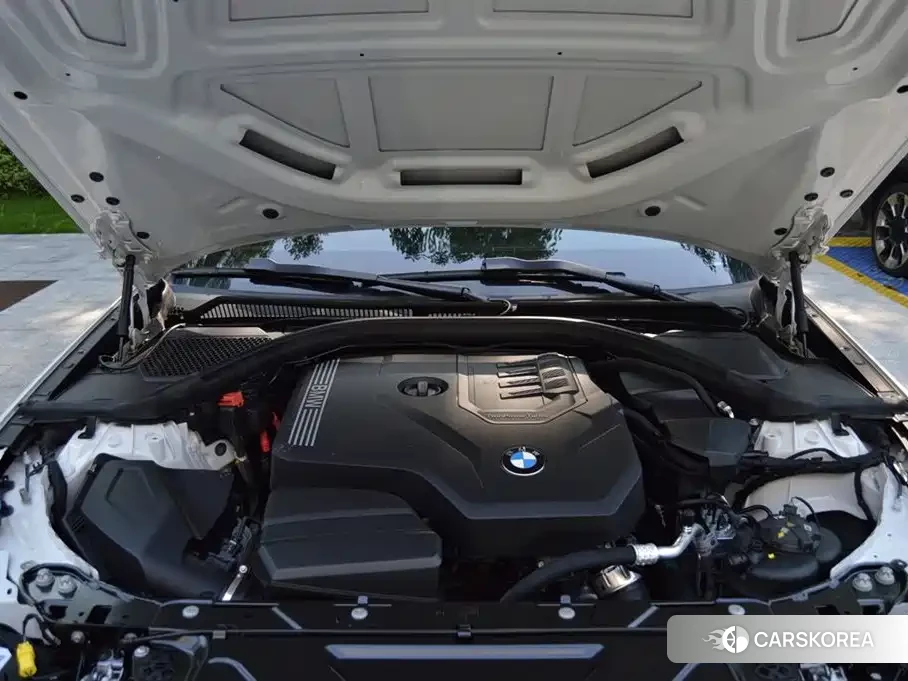 BMW 3 series 2025 Белый из Китая, фото 3