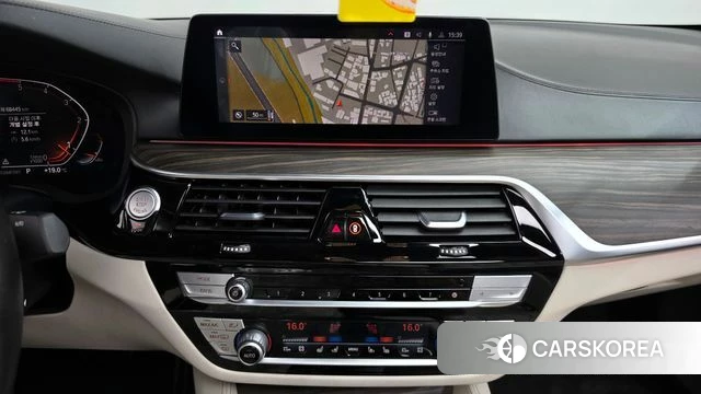 BMW 5 Series (G30) 2020 Белый из Кореи, фото 3