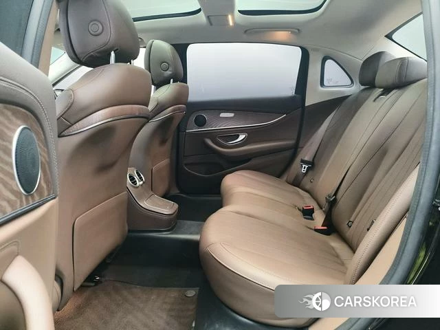 Mercedes-Benz E-Class 2022 Черный из Китая, фото 3