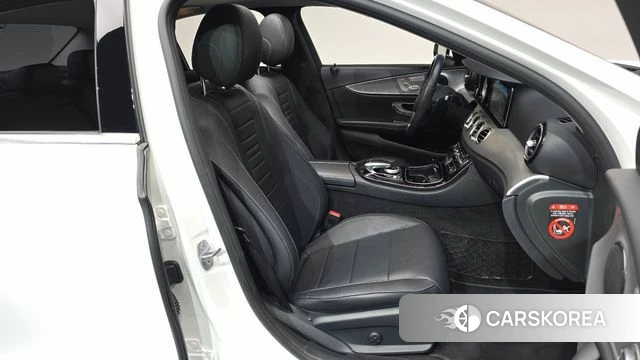 Mercedes-Benz E-Class W213 2018 Белый из Кореи, фото 3