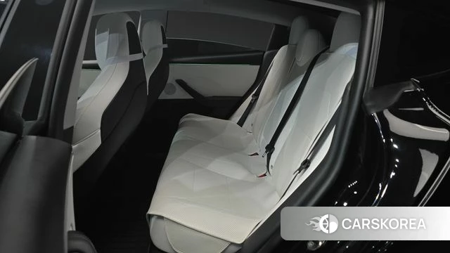 Tesla Model 3 2024 Черный из Кореи, фото 3