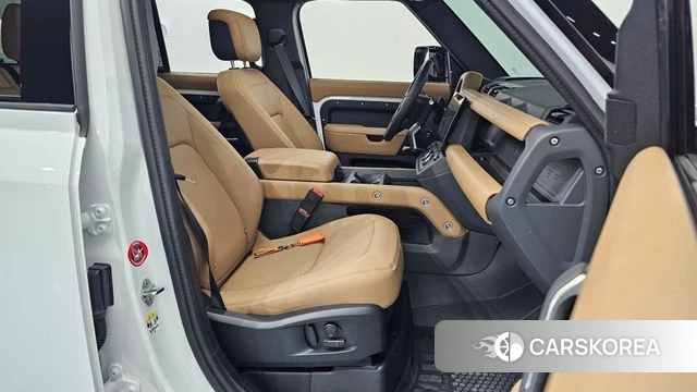 Land Rover Defender (L663) 2026 Белый из Кореи, фото 3