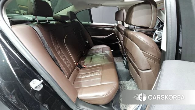 BMW 5 Series (G30) 2018 Черный из Кореи, фото 3