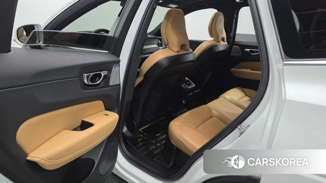 Volvo XC60 second Generation 2020 Белый из Кореи, фото 3