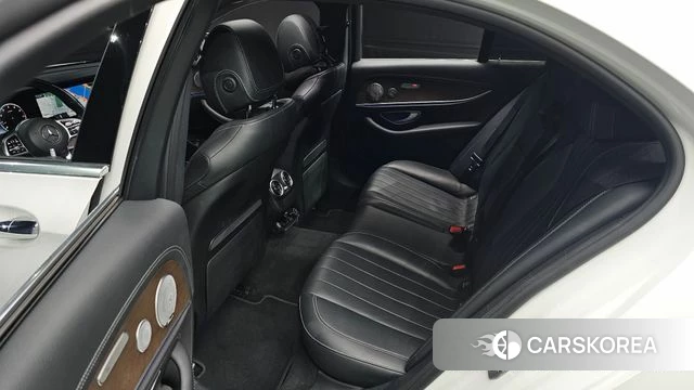 Mercedes-Benz E-Class W213 2018 Белый из Кореи, фото 3