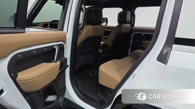 Land Rover Defender (L663) 2025 Белый из Кореи, фото 3