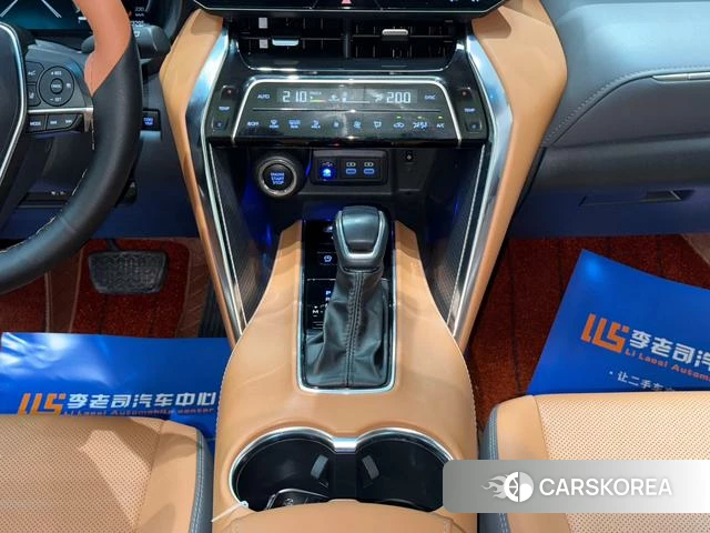 Toyota Venza 2022 Серебристо-серый из Китая, фото 3
