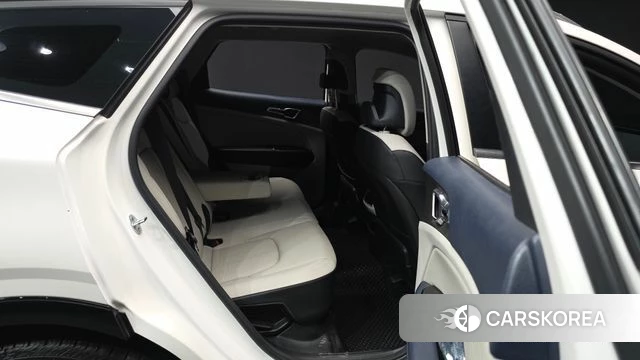 Kia Sportage 5th Generation Hybrid 2022 Белый из Кореи, фото 3