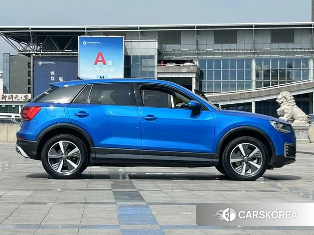 Audi Q2L 2021 Синий из Китая, фото 3