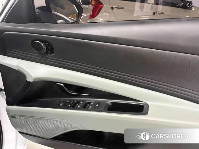 Hyundai The New Avante (CN7) 2023 Белый из Кореи, фото 3