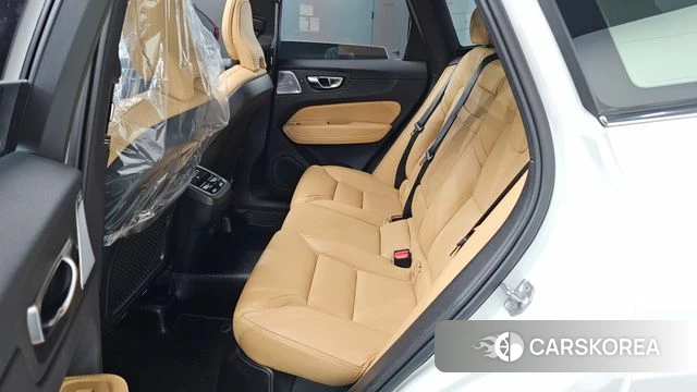 Volvo XC60 second Generation 2021 Белый из Кореи, фото 3
