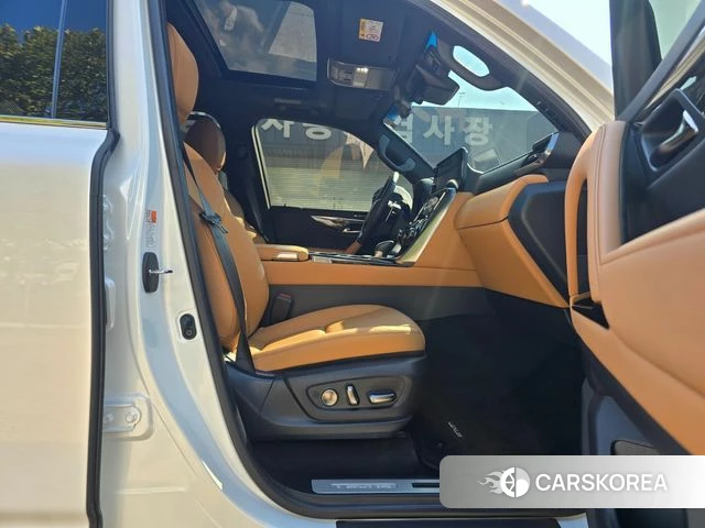 Lexus LX 4th Generation 2025 Жемчужный цвет из Кореи, фото 3